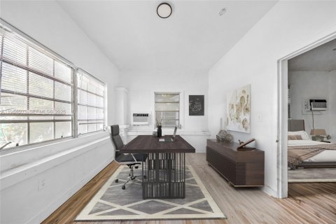 Propiedad comercial en venta en Miami, Florida, 181.16 m2 № 2030374 - foto 27