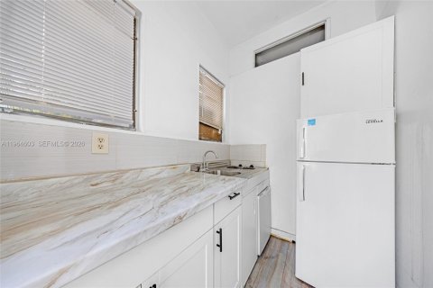 Propiedad comercial en venta en Miami, Florida, 181.16 m2 № 2030374 - foto 6