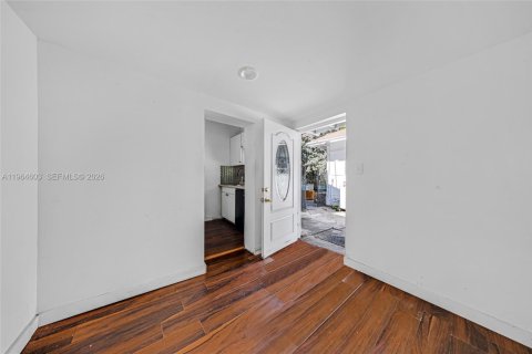 Propiedad comercial en venta en Miami, Florida, 181.16 m2 № 2030374 - foto 16