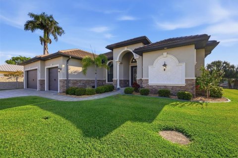 Casa en venta en Port Charlotte, Florida, 3 dormitorios, 199.65 m2 № 2098122 - foto 2