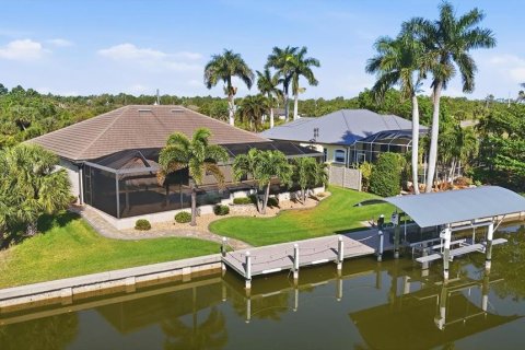 Casa en venta en Port Charlotte, Florida, 3 dormitorios, 199.65 m2 № 2098122 - foto 4