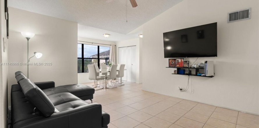 Condominio en Davie, Florida, 2 dormitorios  № 1707745