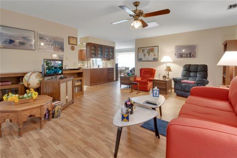 Villa ou maison à vendre à DeLand, Floride: 4 chambres, 225.85 m2 № 2389143 - photo 4