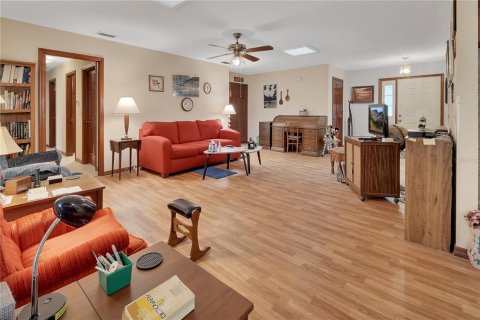 Villa ou maison à vendre à DeLand, Floride: 4 chambres, 225.85 m2 № 2389143 - photo 6