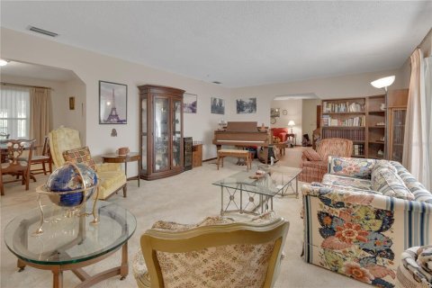 Villa ou maison à vendre à DeLand, Floride: 4 chambres, 225.85 m2 № 2389143 - photo 13