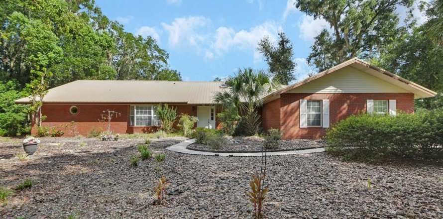 Villa ou maison à DeLand, Floride 4 chambres, 225.85 m2 № 2389143