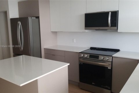 Appartement à louer à Hialeah, Floride: 2 chambres, 1157.56 m2 № 1983334 - photo 4