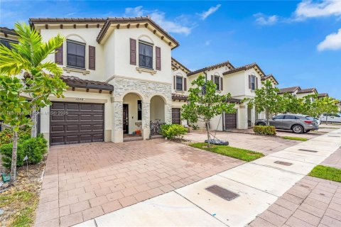 Townhouse in Miami, Florida 3 bedrooms, 167.6 sq.m. № 1741609 - photo 4