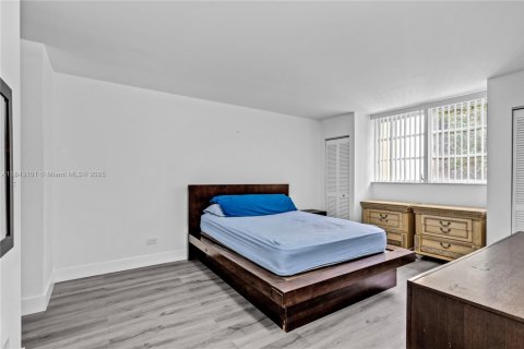 Купить кондоминиум в Майами, Флорида 1 комната, 93.09м2, № 1939950 - фото 10