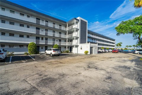 Купить кондоминиум в Майами, Флорида 1 комната, 93.09м2, № 1939950 - фото 17