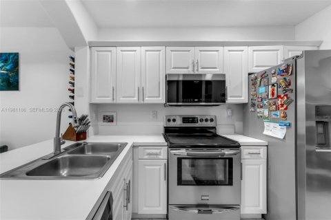 Купить таунхаус в Суитуотер, Флорида 2 спальни, 106.84м2, № 2048093 - фото 7