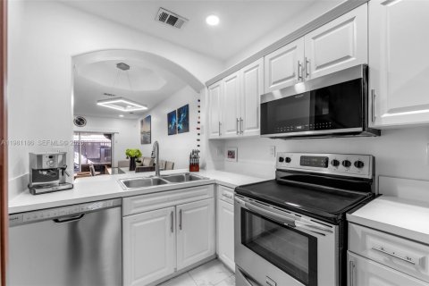 Купить таунхаус в Суитуотер, Флорида 2 спальни, 106.84м2, № 2048093 - фото 8