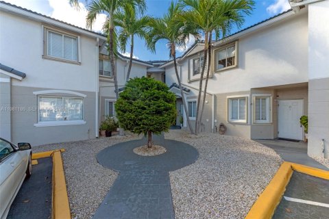 Купить таунхаус в Суитуотер, Флорида 2 спальни, 106.84м2, № 2048093 - фото 2