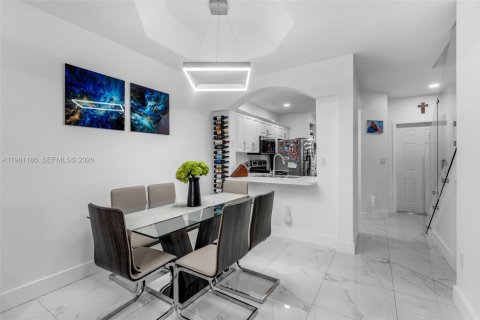 Купить таунхаус в Суитуотер, Флорида 2 спальни, 106.84м2, № 2048093 - фото 5