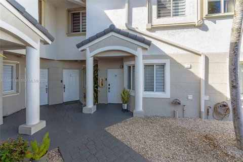 Таунхаус в Суитуотер, Флорида 2 спальни, 106.84м2 № 2048093