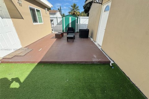Снять в аренду виллу или дом в Майами-Гарденс, Флорида 4 спальни, 89.19м2, № 2004351 - фото 10