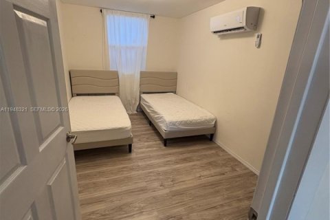 Снять в аренду виллу или дом в Майами-Гарденс, Флорида 4 спальни, 89.19м2, № 2004351 - фото 5