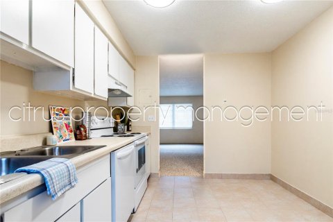 Appartement à louer à Orlando, Floride: 2 chambres, 80.36 m2 № 2399102 - photo 6