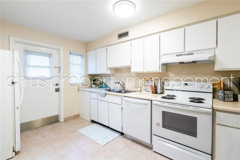 Appartement à louer à Orlando, Floride: 2 chambres, 80.36 m2 № 2399102 - photo 8