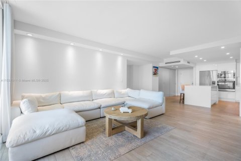 Condominio en venta en Miami Beach, Florida, 3 dormitorios, 144.93 m2 № 1697293 - foto 7