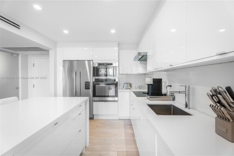 Condominio en venta en Miami Beach, Florida, 3 dormitorios, 144.93 m2 № 1697293 - foto 5