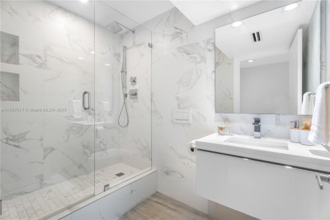 Condominio en venta en Miami Beach, Florida, 3 dormitorios, 144.93 m2 № 1697293 - foto 9