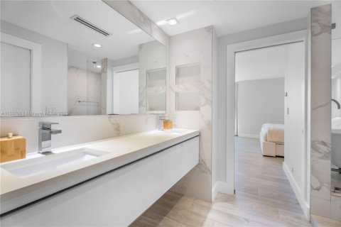 Condominio en venta en Miami Beach, Florida, 3 dormitorios, 144.93 m2 № 1697293 - foto 14
