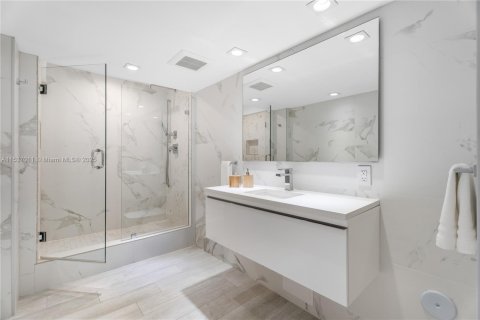 Condominio en venta en Miami Beach, Florida, 3 dormitorios, 144.93 m2 № 1697293 - foto 17