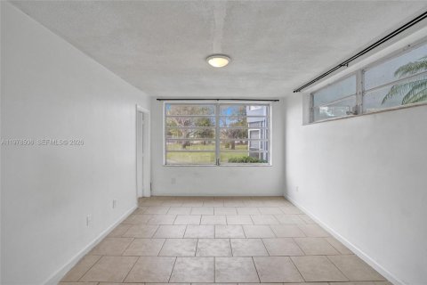Condo in Miami, Florida, 1 bedroom  № 2044399 - photo 20