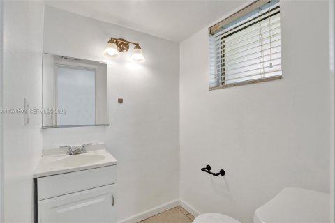 Condo in Miami, Florida, 1 bedroom  № 2044399 - photo 4