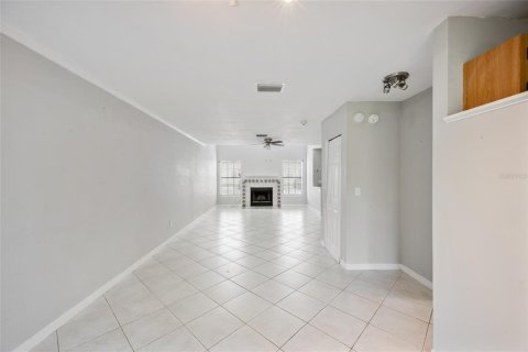 Touwnhouse à vendre à Tampa, Floride: 2 chambres, 127.83 m2 № 1904916 - photo 7