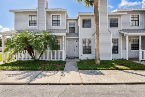 Touwnhouse à vendre à Tampa, Floride: 2 chambres, 127.83 m2 № 1904916 - photo 1