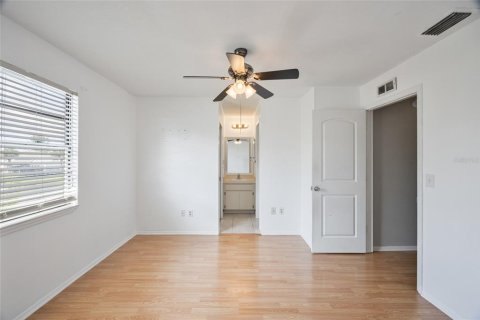 Touwnhouse à vendre à Tampa, Floride: 2 chambres, 127.83 m2 № 1904916 - photo 15