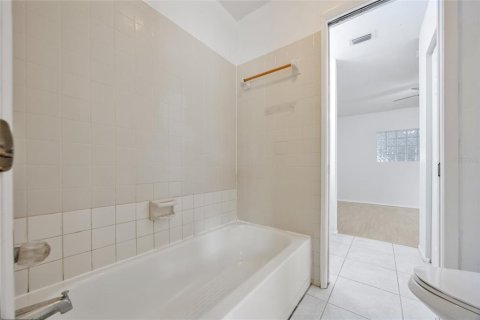 Touwnhouse à vendre à Tampa, Floride: 2 chambres, 127.83 m2 № 1904916 - photo 14