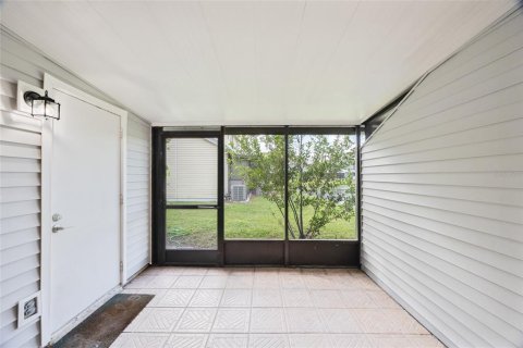 Touwnhouse à vendre à Tampa, Floride: 2 chambres, 127.83 m2 № 1904916 - photo 18
