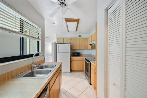 Touwnhouse à vendre à Tampa, Floride: 2 chambres, 127.83 m2 № 1904916 - photo 10