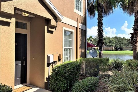Townhouse in Tampa, Florida 3 bedrooms, 137.5 sq.m. № 1900603 - photo 2