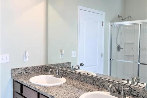 Townhouse in Tampa, Florida 3 bedrooms, 137.5 sq.m. № 1900603 - photo 17
