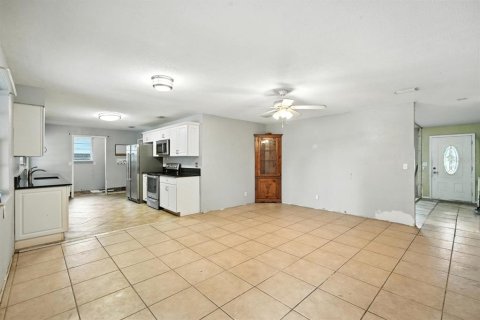 House in Holly Hill, Florida 3 bedrooms, 142.05 sq.m. № 1837837 - photo 14