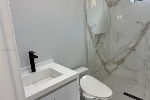 Снять в аренду виллу или дом в Майами, Флорида 4 спальни, № 1967810 - фото 9