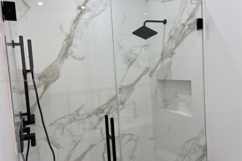 Снять в аренду виллу или дом в Майами, Флорида 4 спальни, № 1967810 - фото 10