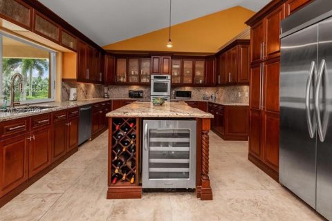 Купить виллу или дом в Майами, Флорида 7 спален, 403.47м2, № 1996218 - фото 10