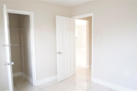 Villa ou maison à louer à Homestead, Floride: 2 chambres, 147.99 m2 № 1986858 - photo 6