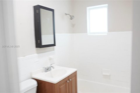 Villa ou maison à louer à Homestead, Floride: 2 chambres, 147.99 m2 № 1986858 - photo 4