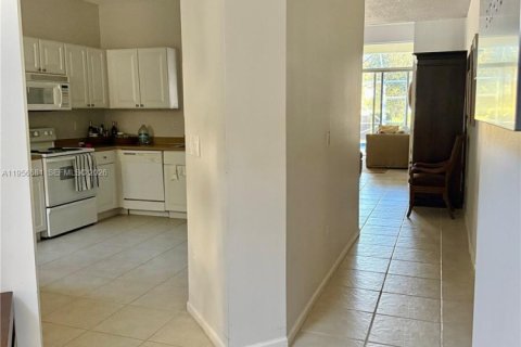 Villa ou maison à vendre à Pompano Beach, Floride: 3 chambres, 230.12 m2 № 2024285 - photo 20