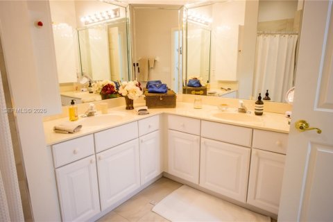 Villa ou maison à vendre à Pompano Beach, Floride: 3 chambres, 230.12 m2 № 2024285 - photo 8