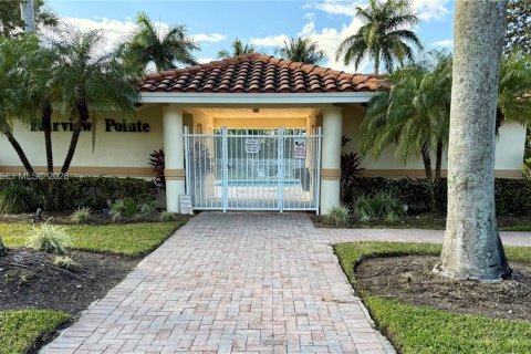 Villa ou maison à vendre à Pompano Beach, Floride: 3 chambres, 230.12 m2 № 2024285 - photo 24