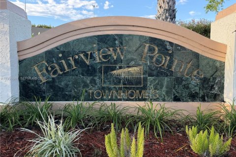 Villa ou maison à vendre à Pompano Beach, Floride: 3 chambres, 230.12 m2 № 2024285 - photo 4