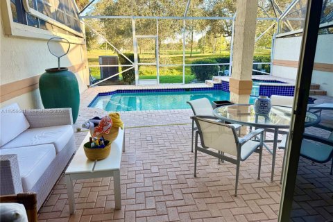 Villa ou maison à vendre à Pompano Beach, Floride: 3 chambres, 230.12 m2 № 2024285 - photo 21