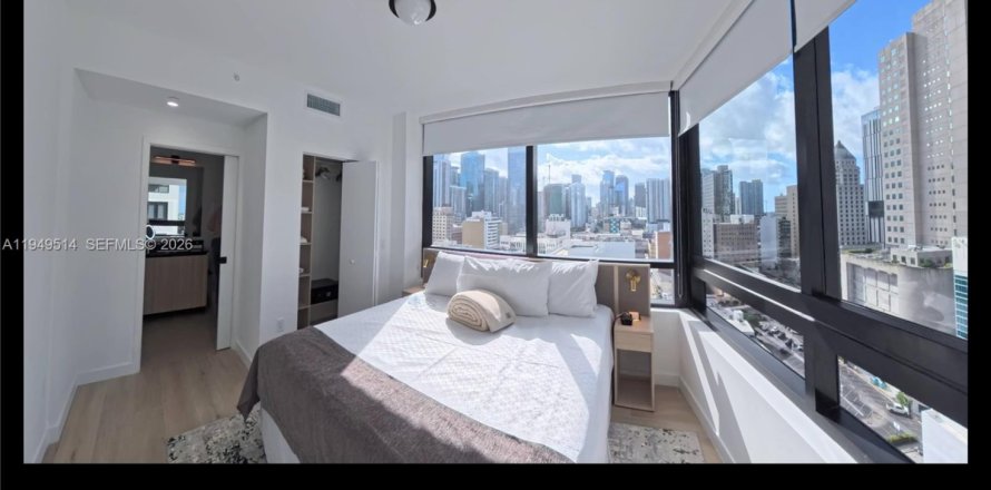 Кондоминиум с 2 спальнями в Майами, Флорида № 2004984